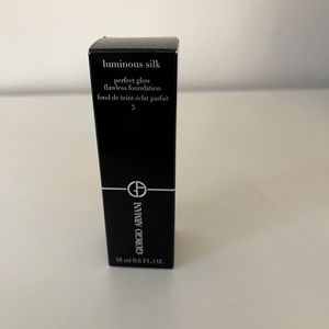 Giorgio Armani Luminous silk foundation. Shade 5. New.